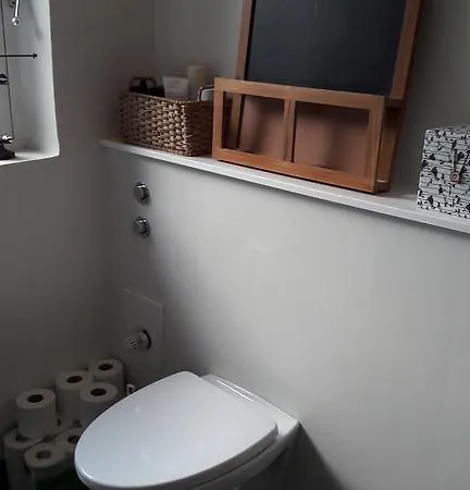 Trampedach Bed & Bath